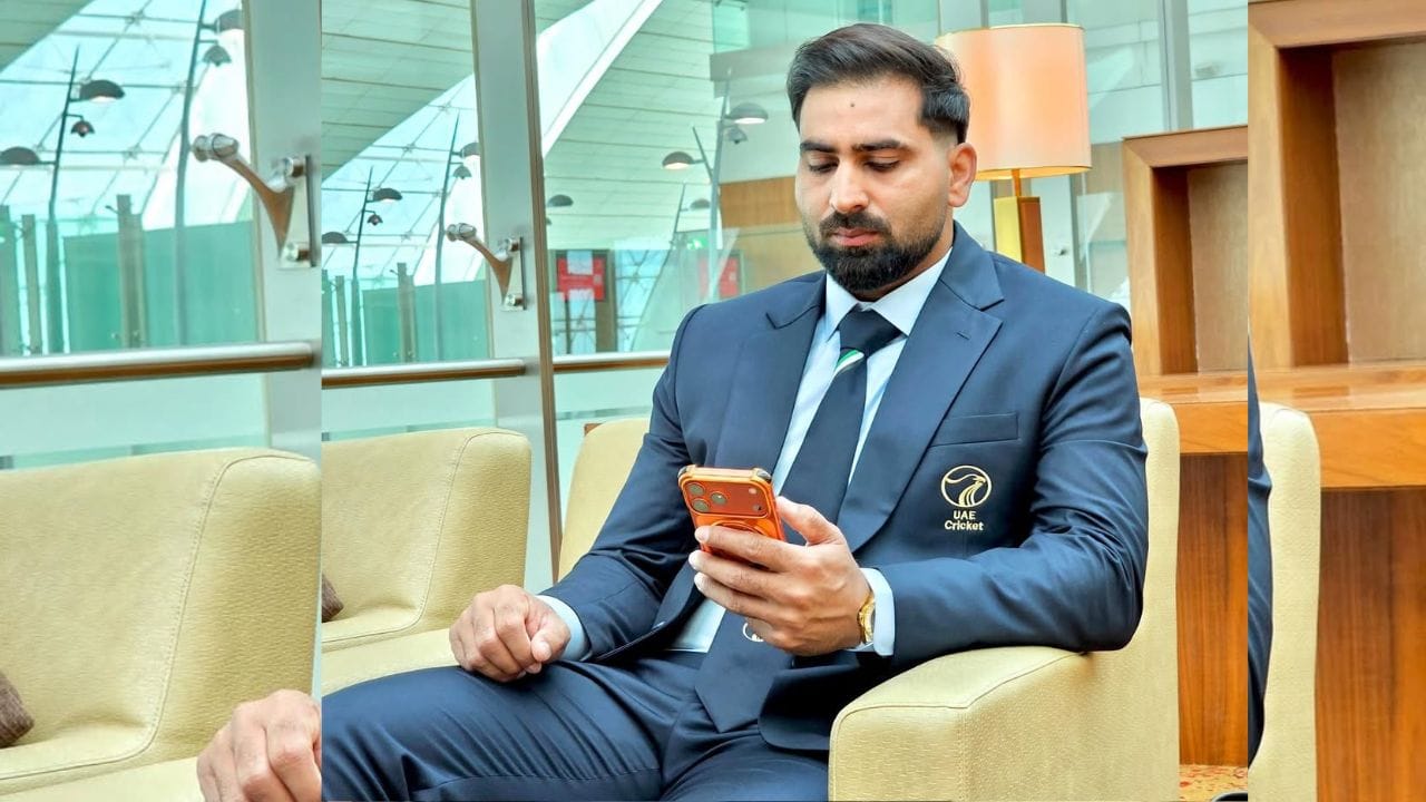 નવેમ્બર 2021માં તેને નામિબિયા ત્રિકોણીય સીરિઝ માટે UAEની વન ડે ઇન્ટરનેશનલ (ODI) ટીમમાં સ્થાન આપવામાં આવ્યું હતુ ફેબ્રુઆરી 2022માં, તેને ઓમાન સામેની સીરિઝ માટે UAEની ODI ટીમમાં પણ સ્થાન આપવામાં આવ્યું.તેણે 5 ફેબ્રુઆરી 2022ના રોજ ઓમાન સામે ODI ડેબ્યૂ કર્યું હતુ.