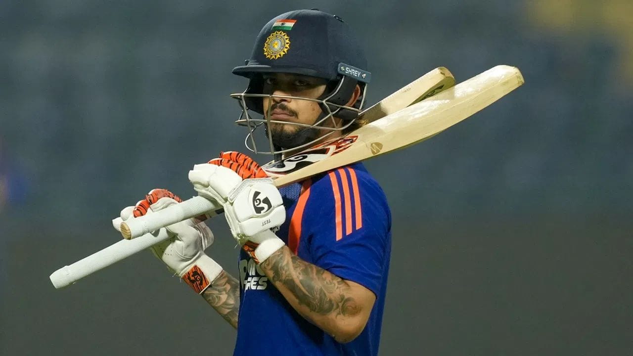 ઈશાનને પ્લેયર ઓફ ધ મેચનો એવોર્ડ મળતાની સાથે જ તે ટી20 વર્લ્ડ કપના ઈતિહાસમાં 'POTM' જીતનાર પ્રથમ ભારતીય વિકેટકીપર બેટ્સમેન બની ગયો છે. આ સિવાય, આઈસીસી (ICC) ટૂર્નામેન્ટમાં પ્લેયર ઓફ ધ મેચ જીતનાર તે ચોથો ભારતીય વિકેટકીપર બન્યો છે. આની પહેલા ફારુખ એન્જિનિયર, એમએસ ધોની અને કેએલ રાહુલ આ સિદ્ધિ મેળવી ચૂક્યા છે પરંતુ તે ત્રણેયને વન-ડે વર્લ્ડ કપમાં આ એવોર્ડ મળ્યો હતો.