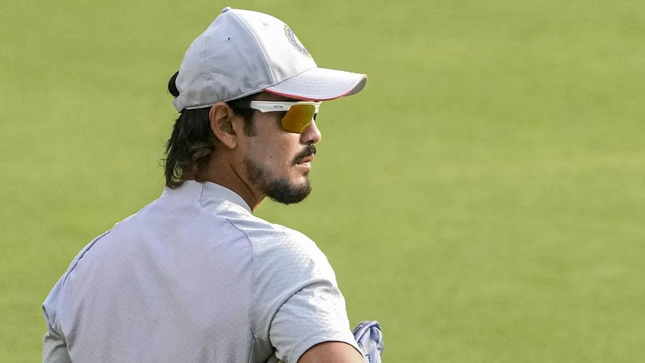 ઈશાન કિશનની વાત કરીએ તો, તે હાલમાં T20 વર્લ્ડ કપ રમવામાં વ્યસ્ત છે. તેણે અત્યાર સુધી બેટથી શાનદાર પ્રદર્શન કર્યું છે. USA સામે ભલે તેનું બેટ ન ચાલ્યું હોય પરંતુ નામીબિયા સામે તેણે માત્ર 24 બોલમાં શાનદાર 60 રનની ઇનિંગ રમી હતી. આવી સ્થિતિમાં ચાહકોની અપેક્ષા એ જ છે કે, તે 15 ફેબ્રુઆરીએ ભારત-પાકિસ્તાન મેચમાં પણ આવી જ તોફાની ઇનિંગ રમશે.