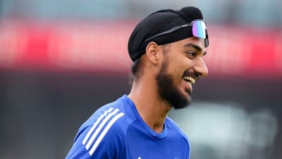 અર્શદીપ સિંહ ભારતના દિગ્ગજ સ્પિનર રવિચંદ્રન અશ્વિનનો વર્લ્ડ કપનો મોટો રેકોર્ડ તોડવાની ખૂબ જ નજીક છે. જો અર્શદીપ નામીબિયા સામેની મેચમાં 4 બેટ્સમેનને આઉટ કરવામાં સફળ રહેશે, તો તે T20 વર્લ્ડ કપમાં સૌથી વધુ વિકેટ લેનાર ભારતીય બોલર બની જશે.