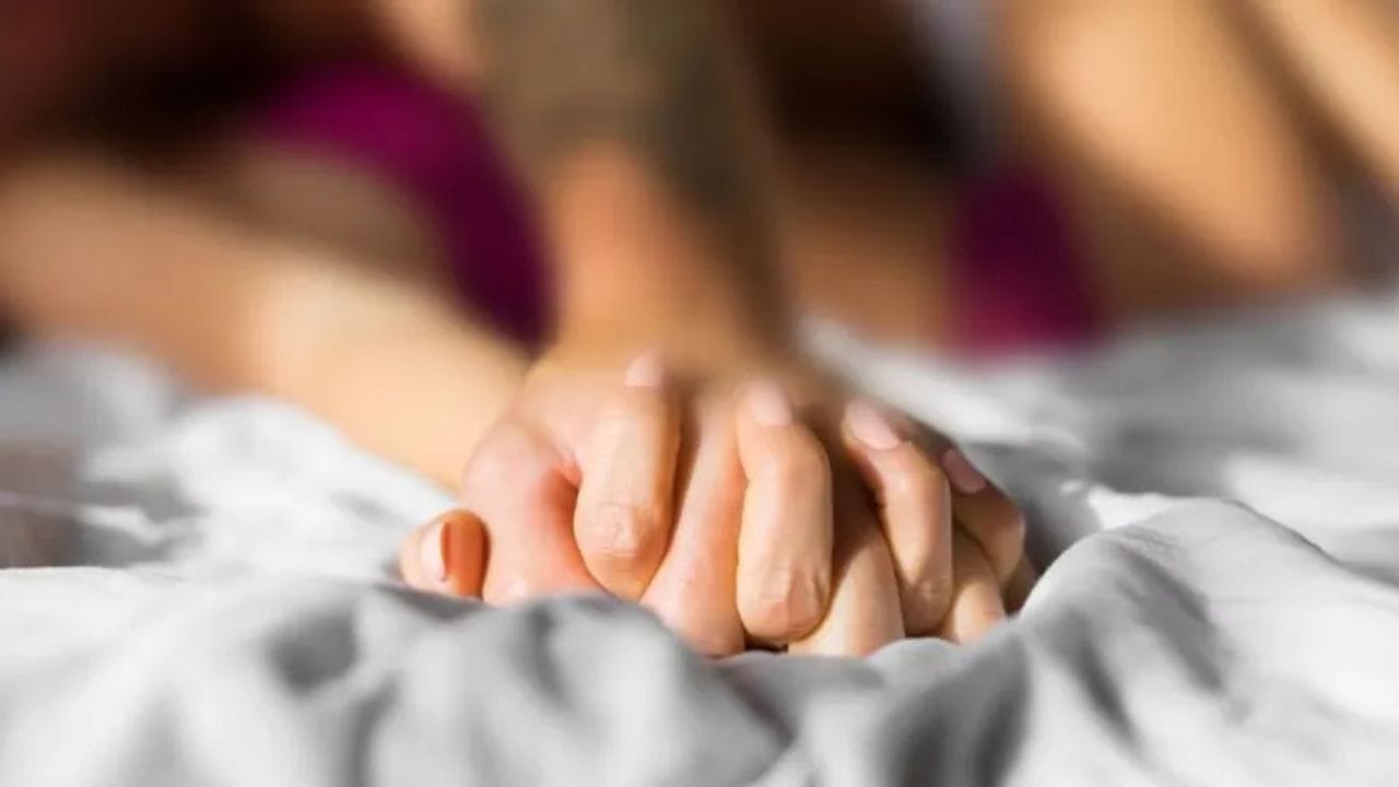 જિલ્લા અદાલત અને દિલ્હી હાઈકોર્ટ બંનેએ આરોપીની જામીન અરજી ફગાવી દીધી છે. ત્યારબાદ, આરોપીએ સુપ્રીમ કોર્ટમાં સ્પેશિયલ લીવ પિટિશન (SLP) દાખલ કરી છે.
