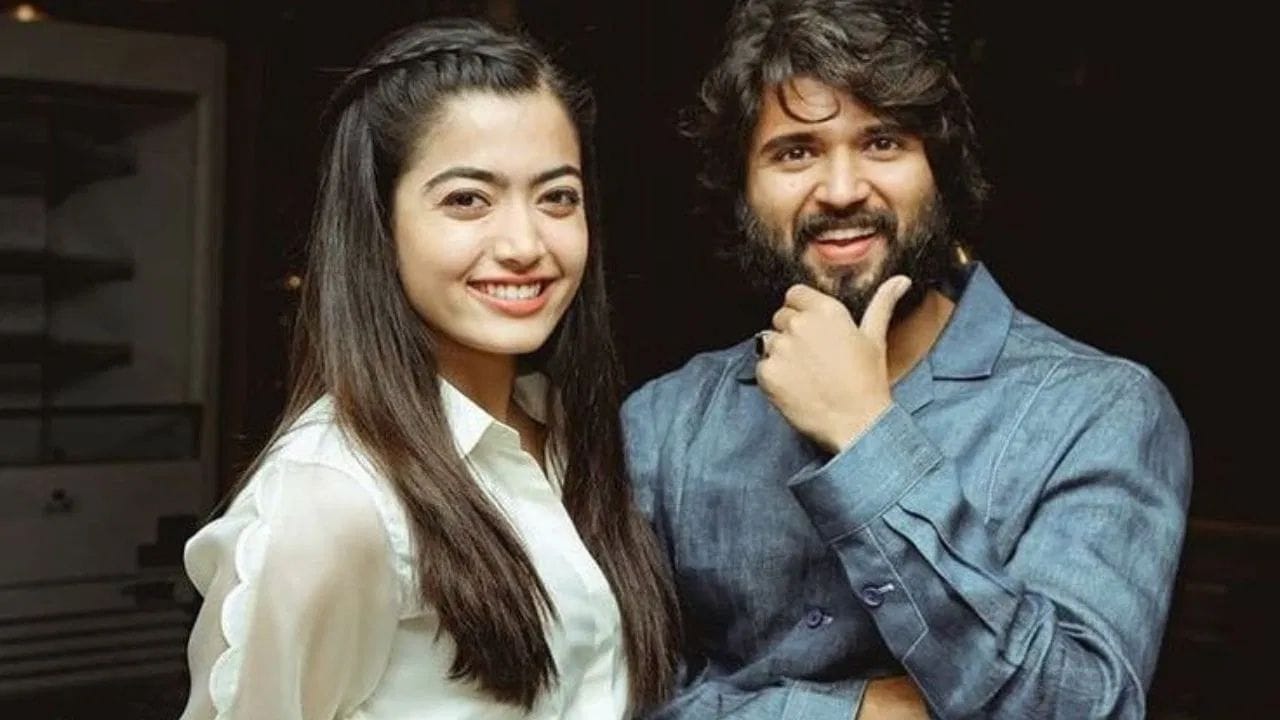 ફિલ્મી પડદા પર પોતાની પ્રતિભા દેખાડનાર વિજય દેવરકોંડા અને રશ્મિકા મંદાના ભણવામાં પણ હોશિયાર છે. વિજય દેવરકોંડાએ પુટ્ટપર્થીની સત્ય સાંઈ હાયર સેકન્ડરી સ્કૂલમાંથી અભ્યાસ કર્યો છે. તેમજ હૈદરાબાદની બદ્રુક કોલેજ ઓફ કોર્મસ એન્ડ આર્ટસમાંથી બીકોમની ડીગ્રી લીધી છે.