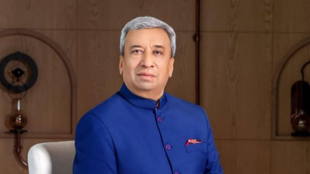 પંકજ પટેલ : ઝાયડસ લાઇફસાયન્સિસના ચેરમેન પંકજ પટેલ ફાર્મા ઉદ્યોગમાં મહત્વપૂર્ણ સ્થાન ધરાવે છે. વૈશ્વિક સ્તરે દવાઓ અને હેલ્થકેર પ્રોડક્ટ્સના ઉત્પાદન અને સંશોધનમાં કંપનીએ નોંધપાત્ર સફળતા મેળવી છે. તેઓ ગુજરાતના અગ્રણી અબજોપતિઓમાં સામેલ છે.