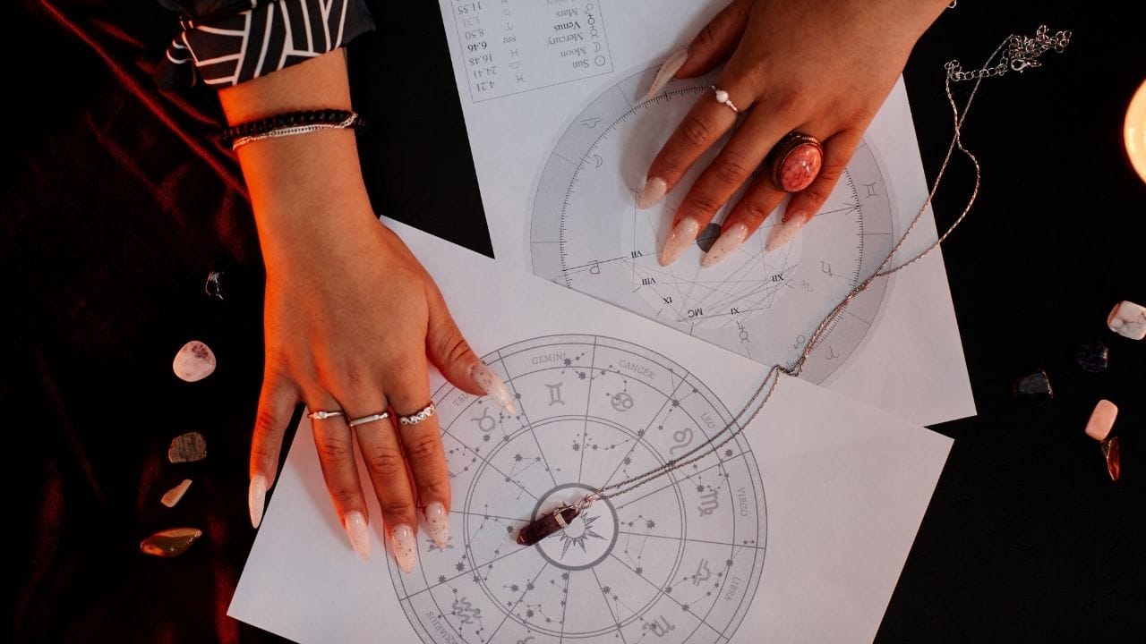 શનિના આ ગોચર દરમિયાન કેટલીક રાશિઓ પર પડકારો વધવાની શક્યતા છે. ખાસ કરીને ત્રણ રાશિઓ માટે આ સમય સાવચેતીનો સંકેત આપે છે.