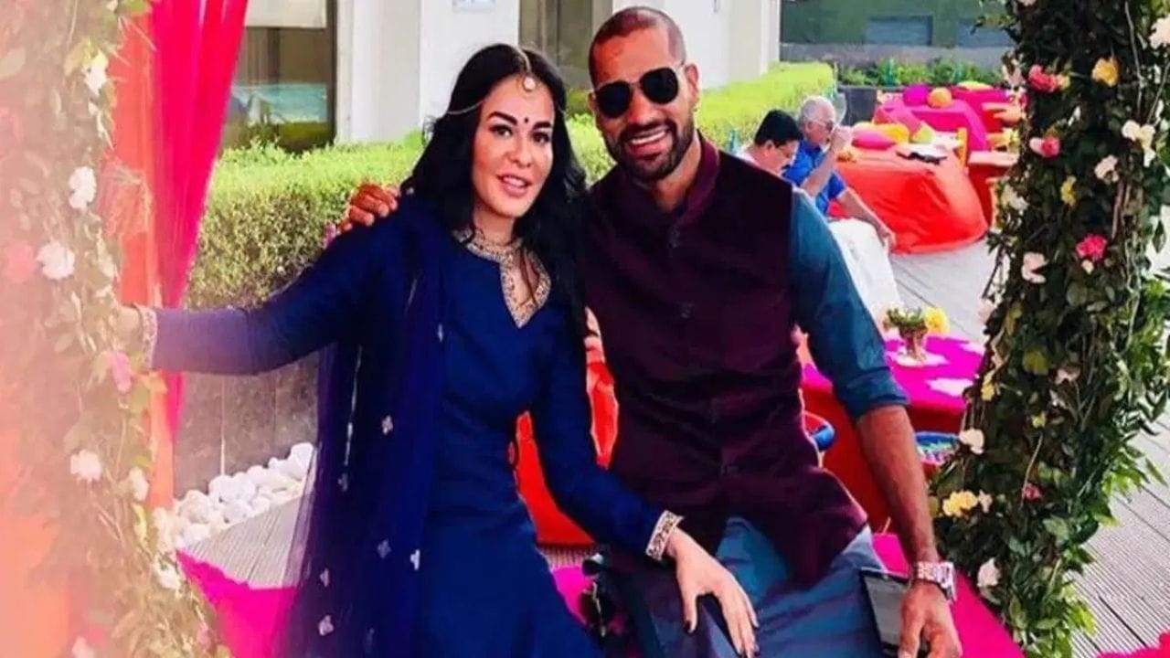 કોર્ટે સ્પષ્ટ કર્યું કે ધવન અને આયેશા વચ્ચેના વૈવાહિક વિવાદોની સુનાવણી માટે ઓસ્ટ્રેલિયન કોર્ટનો અધિકારક્ષેત્ર નથી. આયેશાને ઓસ્ટ્રેલિયન કોર્ટના એન્ટિ-સુટ આદેશને લાગુ કરવાની મંજૂરી આપવાનું પણ રોકી દેવામાં આવ્યું છે.