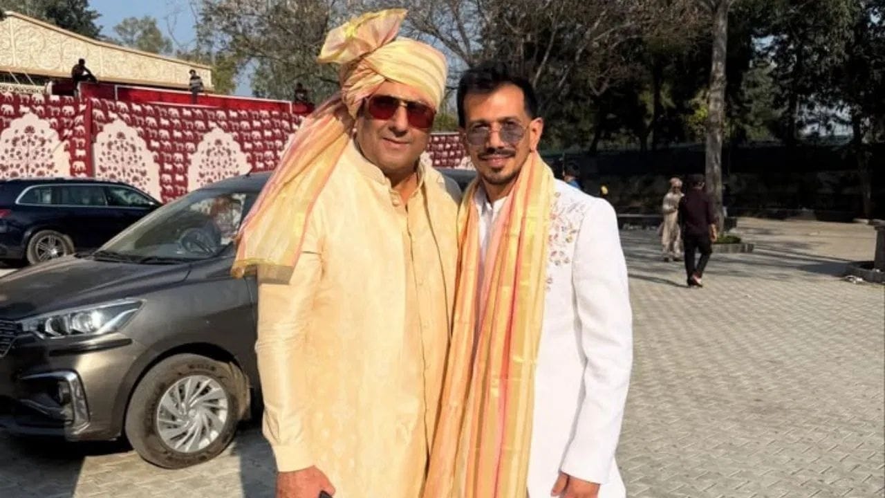 શિખર અને સોફીના લગ્નમાં ફક્ત તેમના પરિવાર અને નજીકના મિત્રો જ હાજર રહ્યા હતા. ભારતીય લેગ-સ્પિનર યુઝવેન્દ્ર ચહલ પણ ધવનના લગ્ન સમારોહમાં જોડાયો હતો, અને તેણે સોશિયલ મીડિયા પર લગ્ન સમારોહના ફોટા શેર કર્યા હતા.