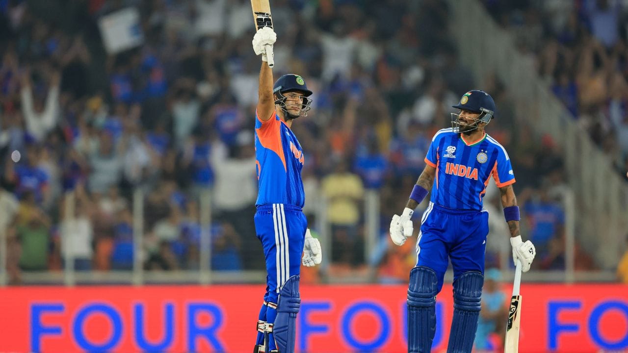 શિવમ દુબેએ પોતાની ઇનિંગમાં કુલ છ છગ્ગા ફટકાર્યા, જેમાં ચાર ચોગ્ગાનો સમાવેશ થાય છે. તેણે 31 બોલમાં 66 રન બનાવ્યા, તેનો સ્ટ્રાઇક રેટ 212 થી વધુ હતો. દુબેએ ફરી એકવાર ટીમ ઇન્ડિયાને મુશ્કેલ સમયમાં માર્ગદર્શન આપીને પોતાની યોગ્યતા સાબિત કરી. (PC: X/BCCI)