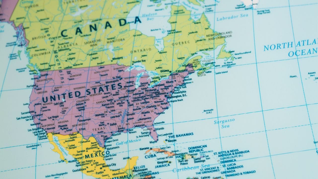 Education Future International Scholarship અમેરિકા, બ્રિટન, કેનેડા સહિત અનેક દેશોમાં અભ્યાસ માટે ઉપલબ્ધ છે. આ સ્કોલરશિપ હેઠળ વિદ્યાર્થીઓને 2 લાખથી લઈને 10 લાખ રૂપિયા સુધીની આર્થિક સહાય મળે છે. બેચલર્સ અને માસ્ટર્સ બંને અભ્યાસક્રમો માટે આ સ્કોલરશિપ માન્ય છે. અરજી કરવાની છેલ્લી તારીખ 28 ફેબ્રુઆરી છે.