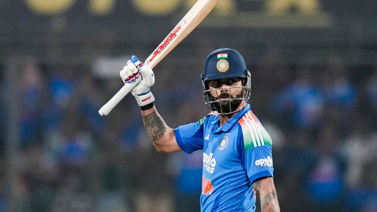 વિરાટ કોહલીએ કેપ્ટન તરીકેની પહેલી 46 મેચમાં 29 મેચ જીતી હતી અને 15 મેચમાં હારનો સામનો કરવો પડ્યો હતો. ધોનીએ પહેલી 46 મેચમાં  26 મેચ જીતી હતી અને અને 19 મેચ હારી ગયો હતો.