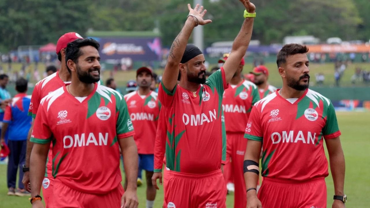 નામિબિયા ટુર્નામેન્ટમાં ગ્રુપ A નો ભાગ હતું અને ભારત, પાકિસ્તાન, નેધરલેન્ડ અને યુએસએ સામે હારી ગયું હતું. કેનેડા દક્ષિણ આફ્રિકા, ન્યુઝીલેન્ડ, અફઘાનિસ્તાન અને યુએઈ સામે જ્યારે ઓમાન ઝિમ્બાબ્વે, શ્રીલંકા, ઓસ્ટ્રેલિયા અને આયર્લેન્ડ સામે હારી ગયું. 