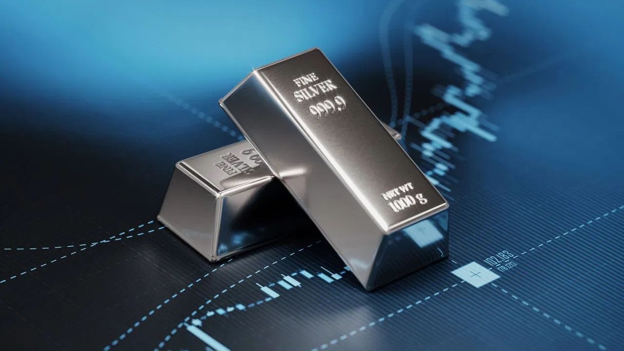 એવામાં મ્યુચ્યુઅલ ફંડ જોઈએ તો, તેમાં ટાટા સિલ્વર ETF FOF ડાયરેક્ટ ગ્રોથ ફંડ (Tata Silver ETF FoF Direct Growth Fund), તો ફક્ત 12.50% જેટલા ગગડ્યો. હવે સવાલ એ છે કે, 29 જાન્યુઆરી 2026 થી લઈને 1 ફેબ્રુઆરી 2026ની વચ્ચે ટાટા સિલ્વર ETF 21.50% નીચે પડ્યો, તો ટાટા સિલ્વર ETF FOF ડાયરેક્ટ ગ્રોથ મ્યુચ્યુઅલ ફંડ કેમ ફક્ત 12.50% જેટલો જ નીચે આવ્યો?