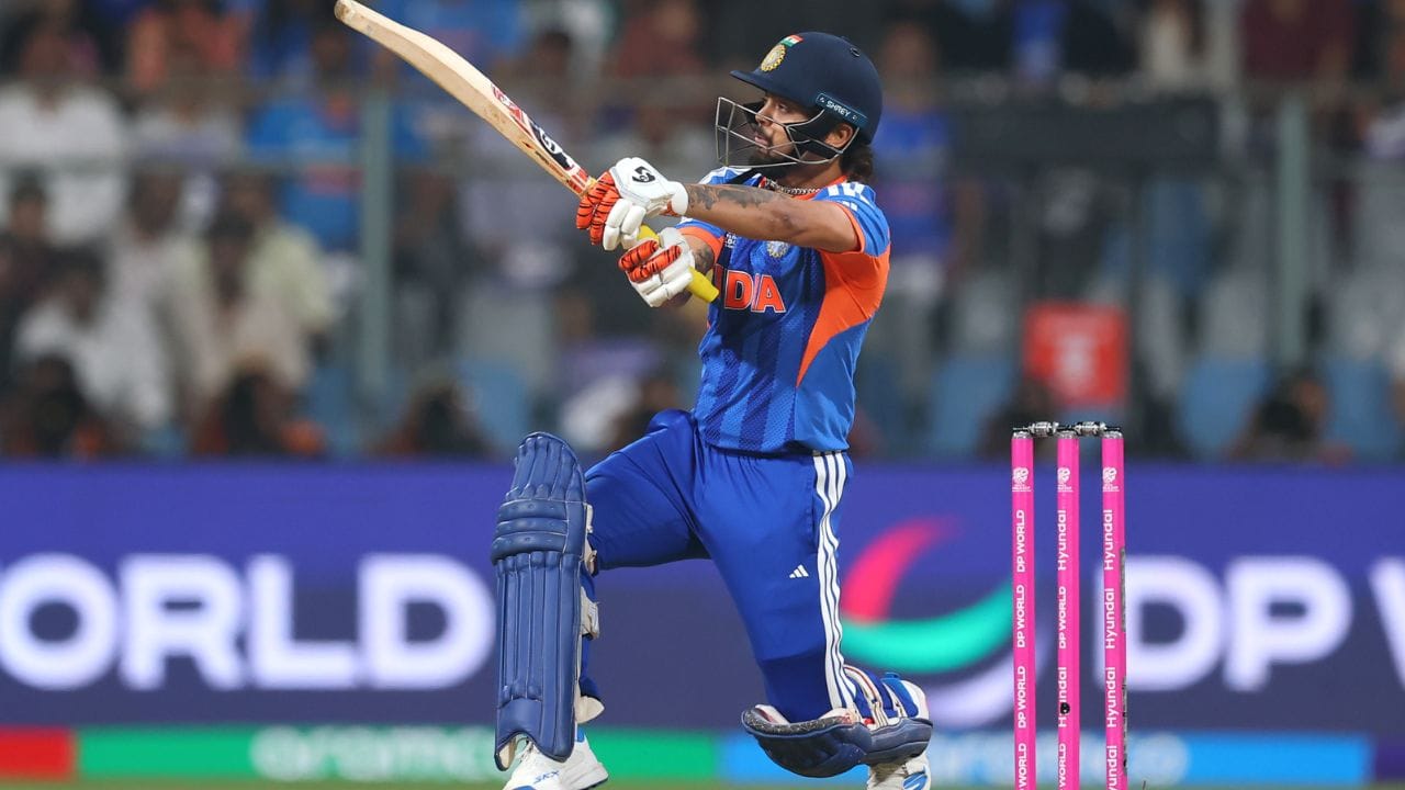 ઇશાન કિશન 20 રન બનાવીને આઉટ થયો હતો. કિશનને 10 રન પર જીવનદાન મળ્યું હતું, પરંતુ તે તેનો લાભ લેવામાં નિષ્ફળ ગયો. 