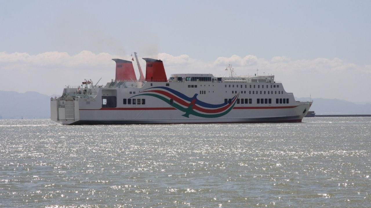 આ સાથે, આગામી પાંચ વર્ષમાં 20 નવા નેશનલ વોટરવેઝ કાર્યરત કરવાની જાહેરાત કરવામાં આવી છે. શરૂઆત NW-5 (ઓડિશા)થી થશે, જે તાલચેર અને અંગુલ જેવા ખનિજ સમૃદ્ધ વિસ્તારોને કાલિંગનગર અને પરાદીપ તથા ધામરા જેવા ઔદ્યોગિક અને બંદર કેન્દ્રો સાથે જોડશે. આ પગલાંથી ઉદ્યોગોને સીધો ફાયદો થશે અને પરિવહન વધુ કાર્યક્ષમ બનશે.