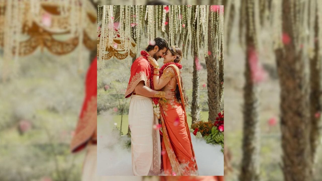 પરંતુ આ વેડિંગમાં જે વસ્તુએ સૌથી વધુ ધ્યાન ખેંચ્યું, તે હતી તેમની ભવ્ય સોનાની જ્વેલરી. દુલ્હન તરીકે રશ્મિકાએ પહેરેલા જ્વેલરીમાં પરંપરાગત સાઉથ ઇન્ડિયન ડિઝાઇનનો અદભુત સમન્વય જોવા મળ્યો હતો.