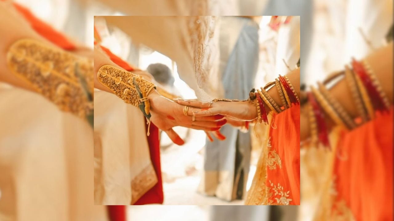 આ વેડિંગએ ફેશન અને બ્રાઇડલ જ્વેલરી ઇન્ડસ્ટ્રીમાં નવો ટ્રેન્ડ સેટ કર્યો છે.