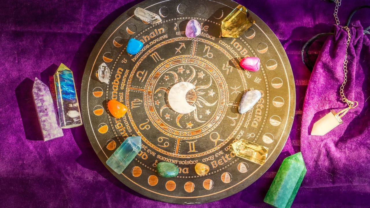 આ દરમિયાન, 15 ફેબ્રુઆરી 2026ના રોજ રાત્રે 12:00થી 1:00 વાગ્યાની વચ્ચે ચંદ્ર ધન રાશિમાંથી મકર રાશિમાં પ્રવેશ કરશે.