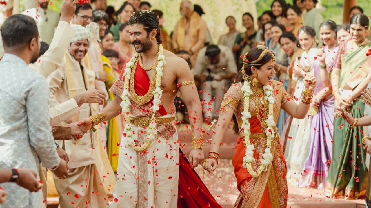  4 માર્ચના રોજ હૈદરાબાદમાં રિસ્પેશન બાદ પોતાના કામ પર પરત ફરશે. પતિ-પત્ની બન્યા બાદ વિજય-રશ્મિકા પહેલી વખત રનાબાલી ફિલ્મમાં સાથે જોવા મળશે.