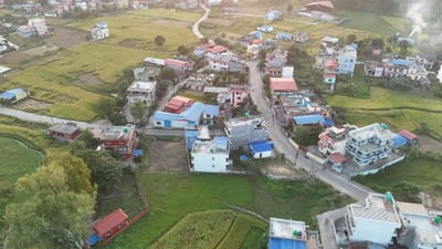 ઘણીવાર આપણને પ્રશ્ન થાય છે કે સરકાર ગામના વિકાસ માટે લાખો રૂપિયા ફાળવે છે, છતાં રસ્તાઓ કેમ જર્જરિત છે અથવા પીવાના પાણીની સમસ્યા કેમ ઉકેલાતી નથી? ગામના વિકાસના પૈસા ક્યાં વપરાય છે તેની અજાણતા જ ભ્રષ્ટાચારને પોષે છે. પરંતુ યાદ રાખો લોકશાહીમાં જાગૃત નાગરિક જ સૌથી મોટું નિયંત્રક છે. ગુજરાતના પંચાયતી રાજમાં આવેલી ડિજિટલ ક્રાંતિએ હવે સામાન્ય નાગરિકના હાથમાં સત્તાનું રિમોટ કંટ્રોલ આપ્યું છે. ટેકનોલોજી અને કાયદાકીય જાગૃતિ દ્વારા હવે તમે તમારા ગામની તિજોરી પર સીધી નજર રાખી શકો છો.