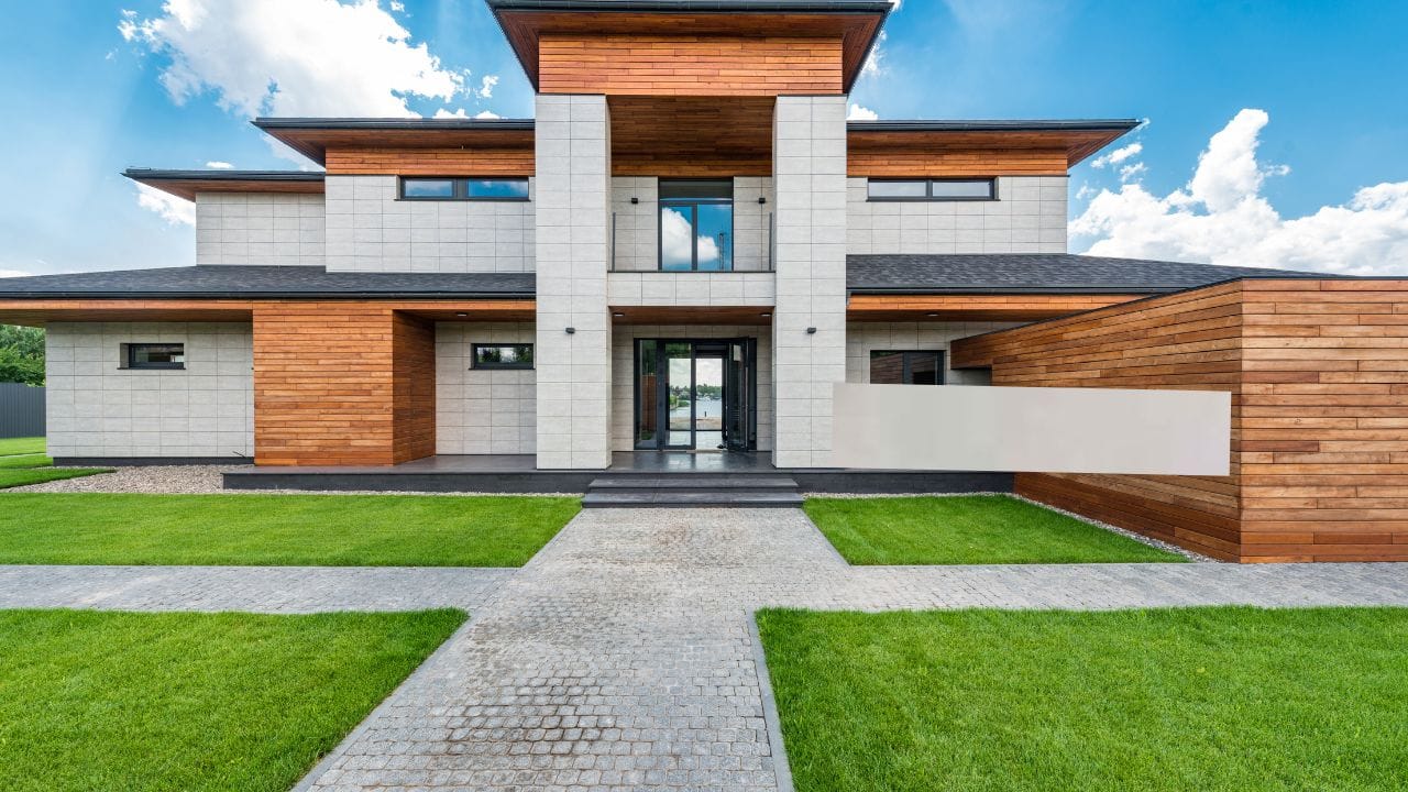 RTI અને સોશિયલ ઓડિટ: તમે જ છો ગામના ઓડિટર તલાટી-કમ-મંત્રી પંચાયતના રેકોર્ડના સત્તાવાર રક્ષક અને RTI હેઠળ માહિતી આપવા માટે તે જ જવાબદાર છે. ભ્રષ્ટાચાર પકડવા માટે RTI માં માત્ર સારાંશ નહીં, પણ આ દસ્તાવેજો માંગો: 1. મેઝરમેન્ટ બુક (MB): રસ્તા કે મકાનના કામના ટેકનિકલ માપની વિગતો. 2. પ્રમાણિત વાઉચર્સ અને બિલ્સ: વેન્ડરના નામ સાથેના અસલ બિલો. 3. મસ્ટર રોલ: મજૂરોની હાજરીનું પત્રક, જેથી 'ઘોસ્ટ વર્કર્સ' પકડી શકાય.