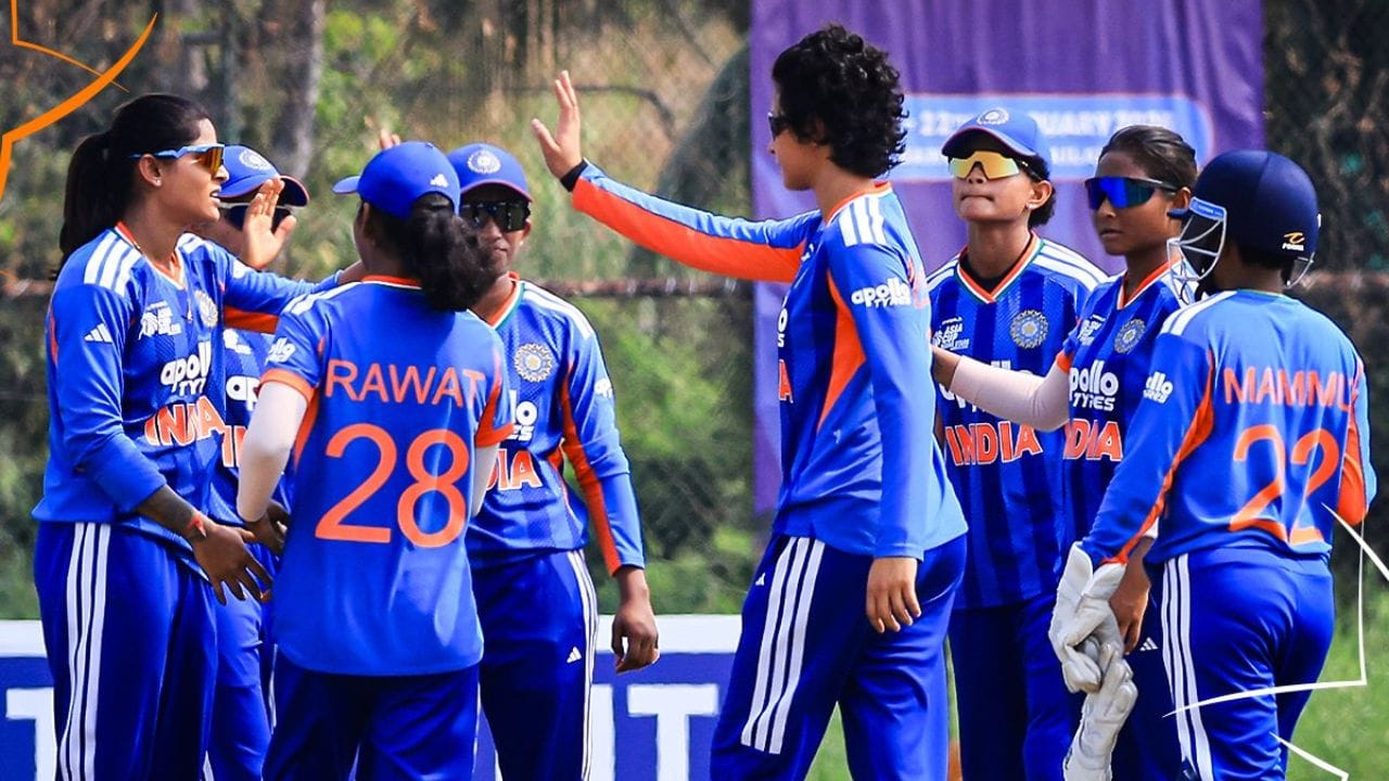 આ મહત્વપૂર્ણ T20 વર્લ્ડ કપ 2026 મેચ પહેલા મહિલા ક્રિકેટમાં એક મોટી ફાઈનલ પણ જોવા મળશે. ACC મહિલા એશિયા કપ રાઈઝિંગ સ્ટાર્સ 2026 ની ફાઈનલ ભારત A અને બાંગ્લાદેશ A વચ્ચે રમાશે. આ મેચ બેંગકોકના ટેર્ડથાઈ ક્રિકેટ ગ્રાઉન્ડ ખાતે બપોરે 12:30 વાગ્યે શરૂ થશે.