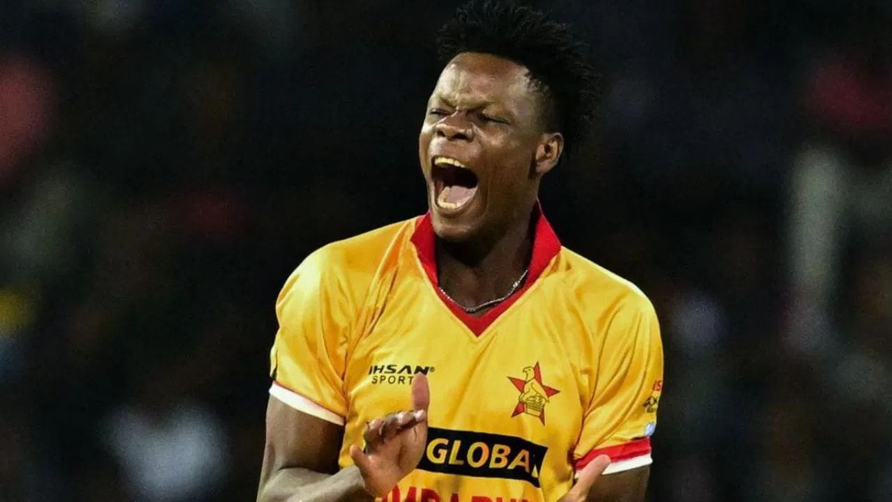 ઝિમ્બાબ્વેની બોલિંગની વાત આવે ત્યારે સૌથી પહેલું નામ બ્લેસિંગ મુઝારાબાનીનું આવે છે. આ ટુર્નામેન્ટમાં મુઝારાબાનીનું ફોર્મ ખૂબ જ સારું રહ્યું છે. માત્ર ચાર મેચમાં તેણે 11 વિકેટ લીધી છે. ઓસ્ટ્રેલિયા સામે ચાર વિકે લઈ મુઝારાબાનીએ ઝિમ્બાબ્વેને મોટી જીત અપાવી હતી. ઊંચું કદ અને પિચનો બાઉન્સથી તે ભારતીય બેટ્સમેન માટે મોટો પડકાર બની શકે છે.