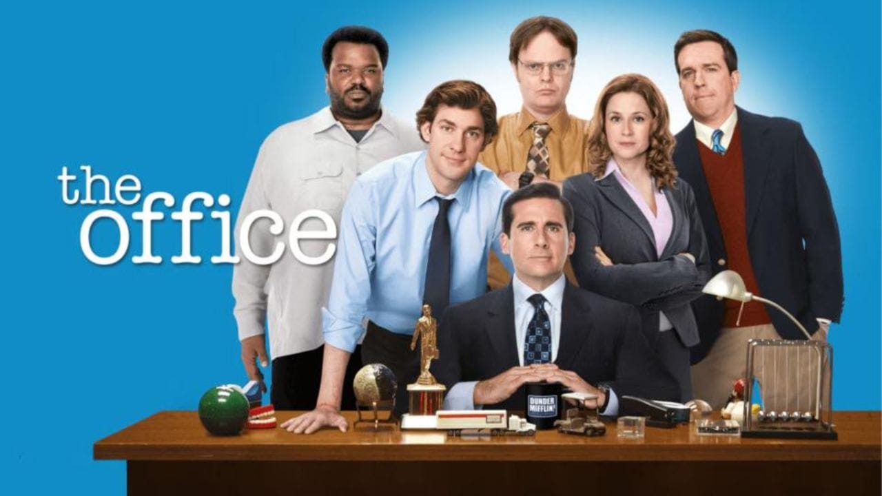 The Office: (ઓફિસ જીવનની વાસ્તવિક કોમેડી) મોક્યુમેન્ટરી શૈલીમાં બનેલ આ શોએ ઓફિસના રોજિંદા જીવનને હાસ્યાસ્પદ રીતે રજૂ કર્યું. માઈકલ સ્કોટનું પાત્ર અને ઓફિસ પોલિટિક્સ દર્શકોને ખુબ ગમે છે. આ સિરીઝ તમે Netflix, JioHotstar, Amazon Prime Video પર જોઈ શકો છો. (Image Source Credit: Social Media)
