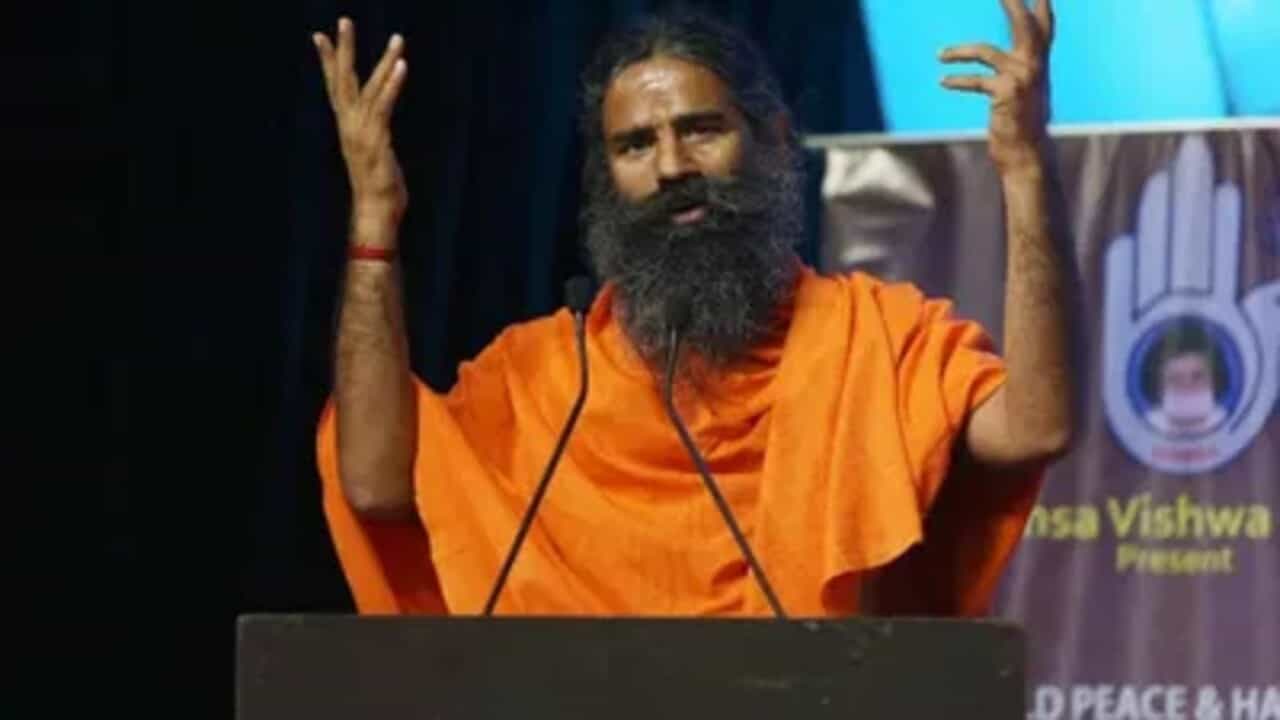 તમને વાળ ખરવાની છે સમસ્યા ? બાબા રામદેવે બતાવ્યા ઘરેલું નુસ્ખા