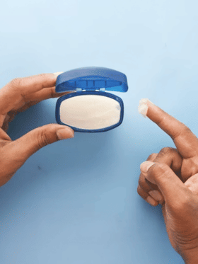 સ્કીન પર લગાવાતી પેટ્રોલિયમ જેલીના અન્ય 5 ઉપયોગો પણ જાણો