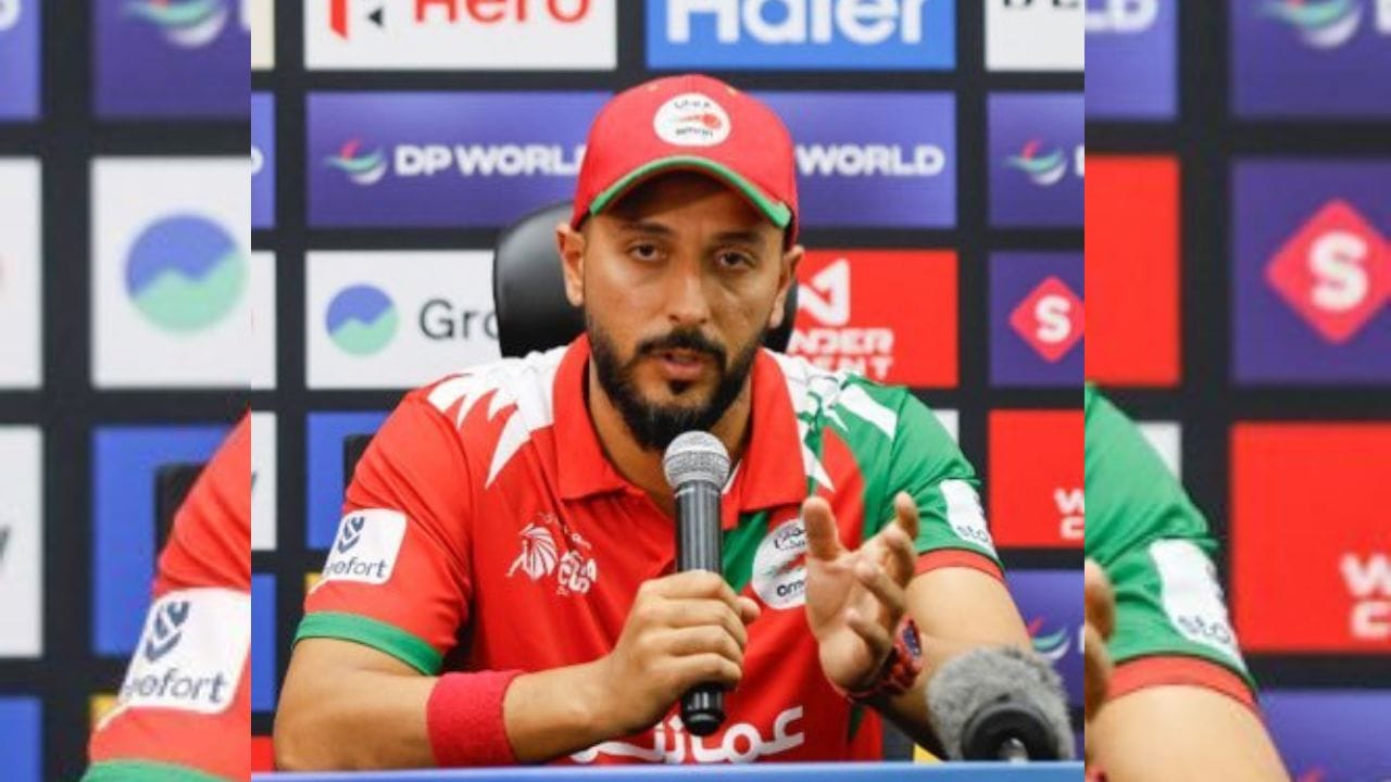 સૌથી મોટી ઉંમરના ખેલાડીઓના લિસ્ટમાં ઓમાનનો કેપ્ટન રહી ચૂકેલો મોહમ્મદ નદીમ પણ આવે છે. તે ટી20 વર્લ્ડકપ 2026નો સૌથી મોટી ઉંમરનો ખેલાડી છે. 43 વર્ષનો નદીમનો જન્મ પાકિસ્તાનના સિયાલકોટમાં થયો છે.નદીમે અત્યારસુધી 70 ટી20 મેચમાં 805 રન અને 40 વિકેટ લીધી છે.