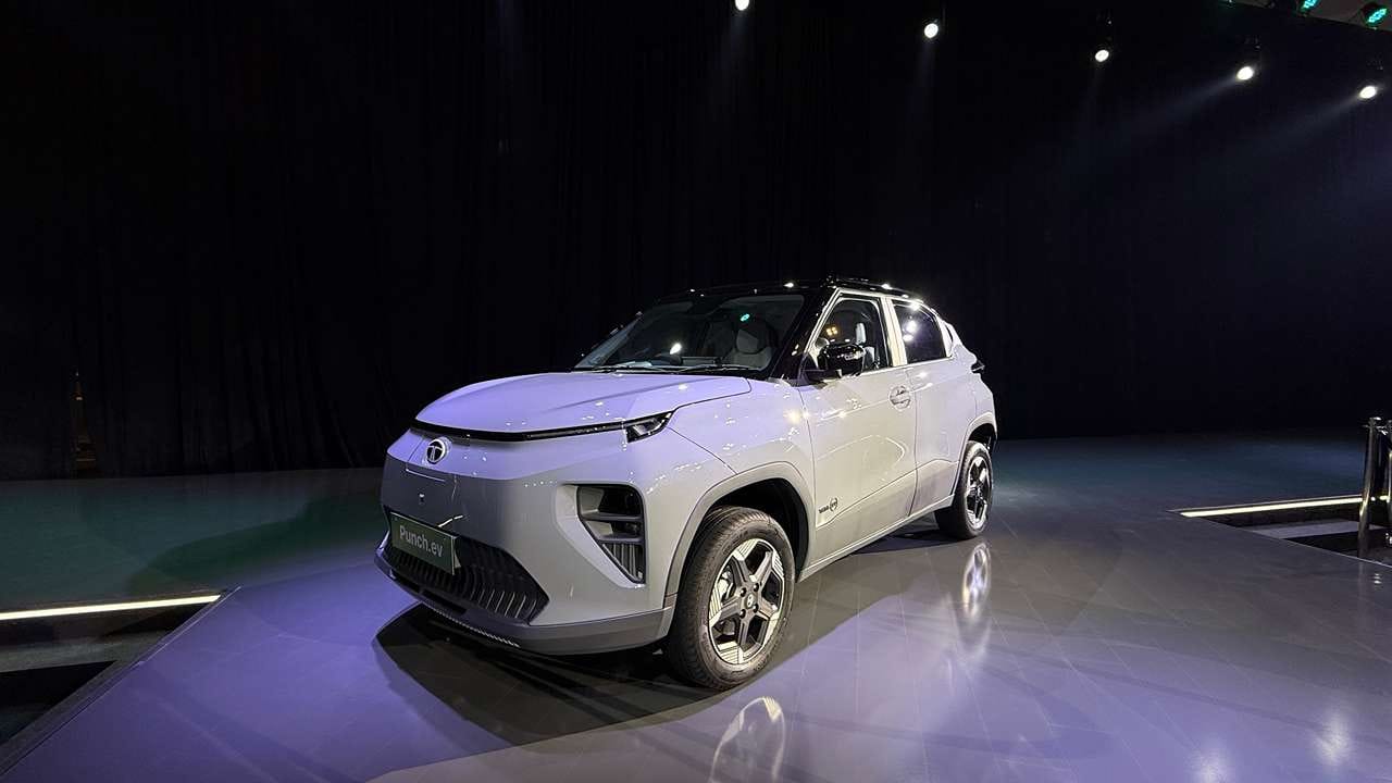 DC ફાસ્ટ ચાર્જરનો ઉપયોગ કરીને 20 થી 80% સુધી ચાર્જ કરવામાં લગભગ 26 મિનિટ લાગે છે, અને લગભગ 135 કિમીની રેન્જ ફક્ત 15 મિનિટમાં પ્રાપ્ત કરી શકાય છે. કંપની બેટરી પર આજીવન વોરંટી પણ આપે છે. આ મોડેલ Acti.ev પ્લેટફોર્મ પર આધારિત છે.