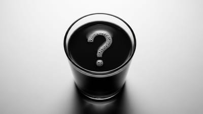 સામાન્ય રીતે આપણે બધા જાણીએ છીએ કે દૂધનો રંગ સફેદ હોય છે, પરંતુ આફ્રિકાના જંગલોમાં એક એવું શક્તિશાળી પ્રાણી જોવા મળે છે જેનું દૂધ જોઈને લોકો તેને 'બ્લેક મિલ્ક' કહે છે.