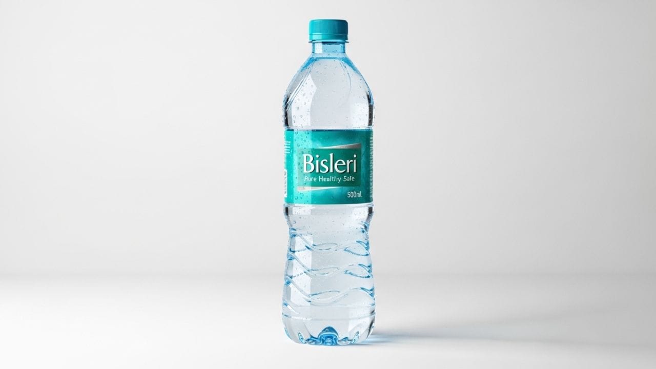 Bisleri (પીવાનું પાણી): તરસ છિપાવવી પણ હવે મોંઘી પડશે. જાણીતી કંપની બિસલેરીએ તેની બોટલબંધ પાણીની કિંમતોમાં 11% સુધીનો વધારો ઝીંકી દીધો છે, જેની સીધી અસર સામાન્ય માણસ પર પડશે.