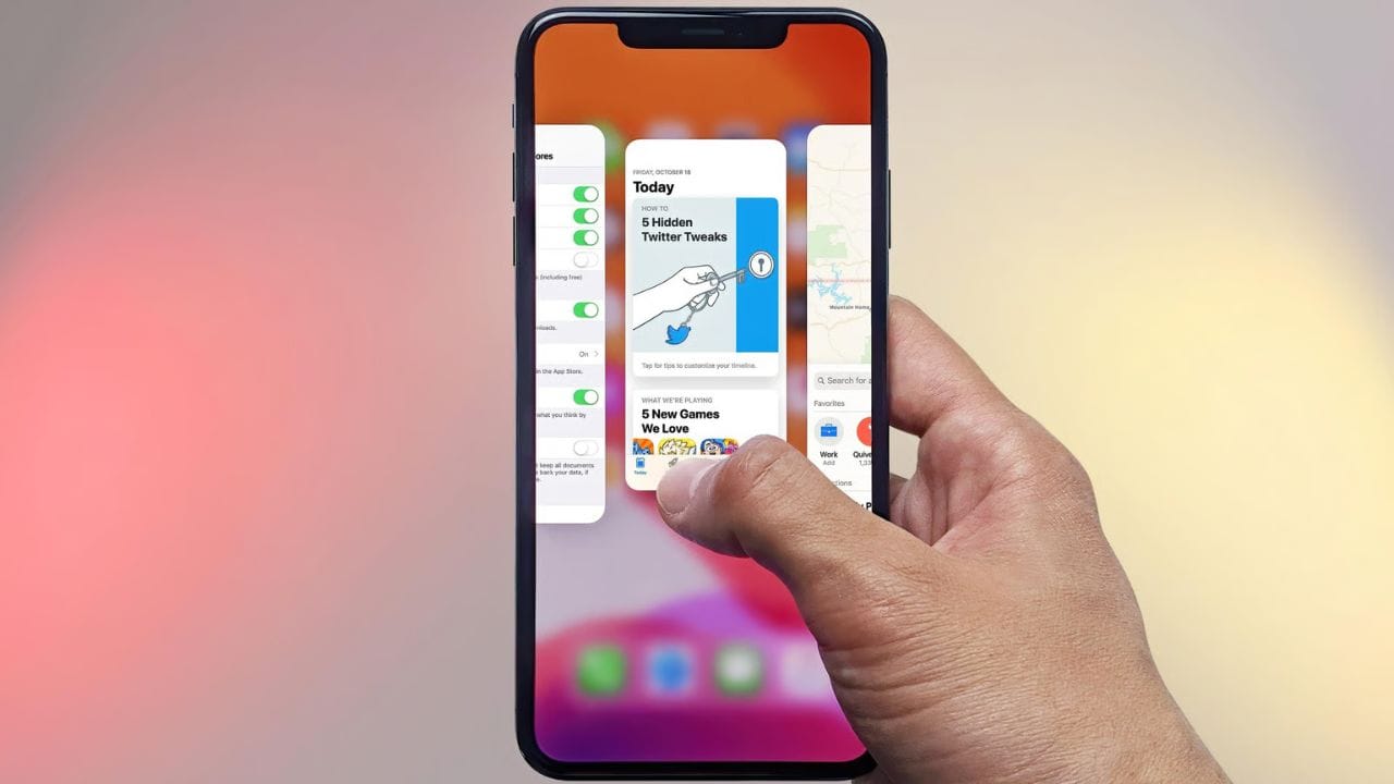 વારંવાર એપ્સ ક્લિયર કરવું સાચું કે ખોટું?: ઘણા લોકો માને છે કે વારંવાર એપ્સ ક્લિયર કરવાથી બેટરી બચશે, પરંતુ હકીકત તેની વિપરીત છે. જ્યારે તમે કોઈ એપને સંપૂર્ણ રીતે બંધ કરીને ફરીથી ખોલો છો,  ત્યારે ફોનને તેને ફરી શરૂ કરવા માટે વધુ પાવર વાપરવો પડે છે. તેથી બેટરીનો ખર્ચ વધે છે. તેથી દરેક વખતે એપ્સ ક્લિયર કરવું જરૂરી નથી. (Photo-Google)