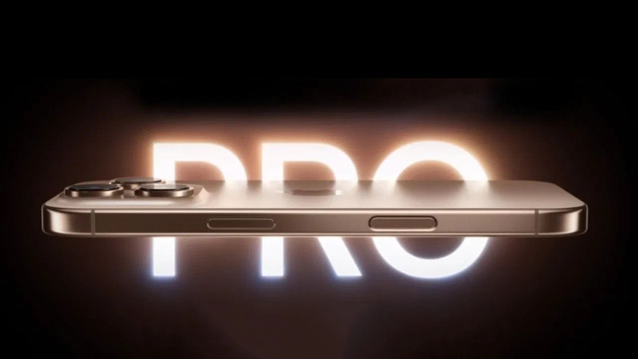 રિપોર્ટ્સ મુજબ iPhone 18 Pro અને iPhone 18 Pro Max બંનેને સપ્ટેમ્બર 2026ના પ્રથમ બે અઠવાડિયામાં રજૂ કરવામાં આવી શકે છે. સાથે સાથે આ વખતે Apple પોતાના નવા iPhone Foldને પણ રજૂ કરવાની તૈયારીમાં હોવાનું કહેવાય છે. જોકે, ફોલ્ડ મોડલની વેચાણ પ્રક્રિયા નવેમ્બરથી શરૂ થવાની શક્યતા છે.