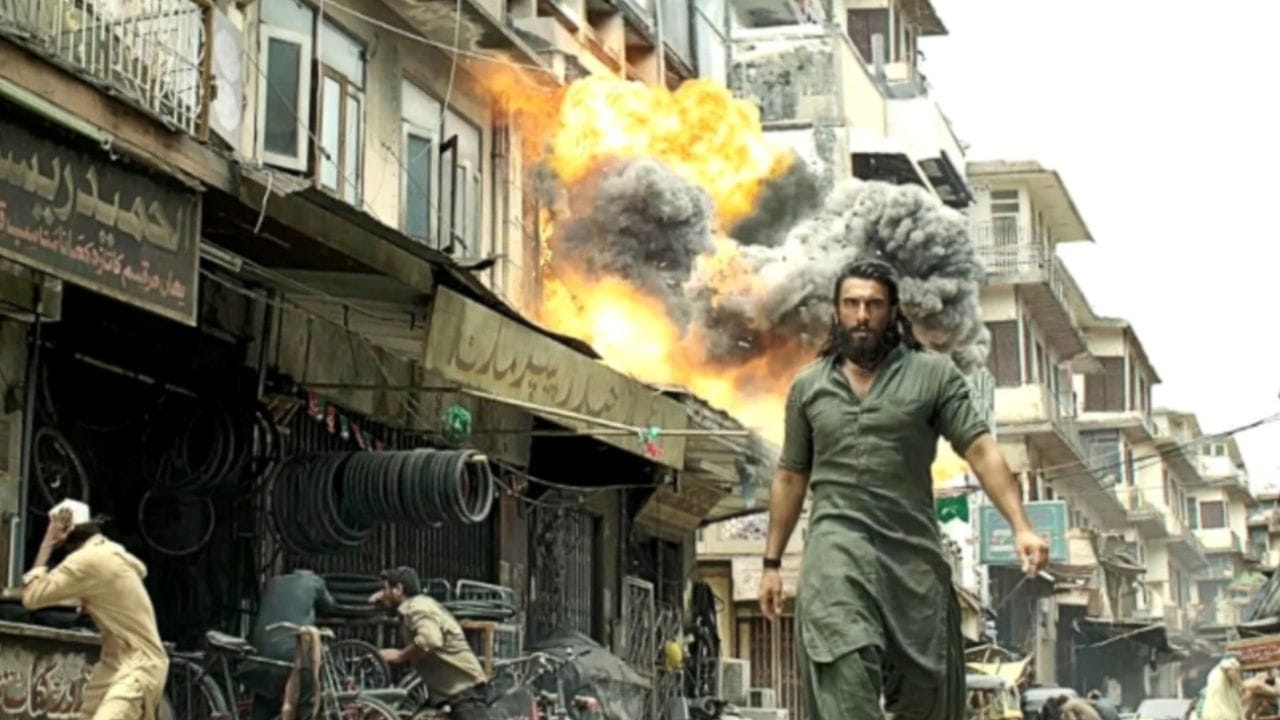 આ ફિલ્મનું શૂટિંગ ભારત અને થાઇલેન્ડમાં થયું હતું. થાઇલેન્ડના બેંગકોકમાં મેકર્સે છ એકરમાં ફેલાયેલો એક વિશાળ લ્યારી સેટ બનાવ્યો. ઘણી દુકાનો અને ગલીઓ વાસ્તવિક લ્યારી જેવી બનાવવામાં આવી હતી. તેને બનાવવા માટે ઘણા ભારતીયઓ,  થાઇ કલાકારોએ સહયોગ કર્યો હતો.  (ફોટો google)