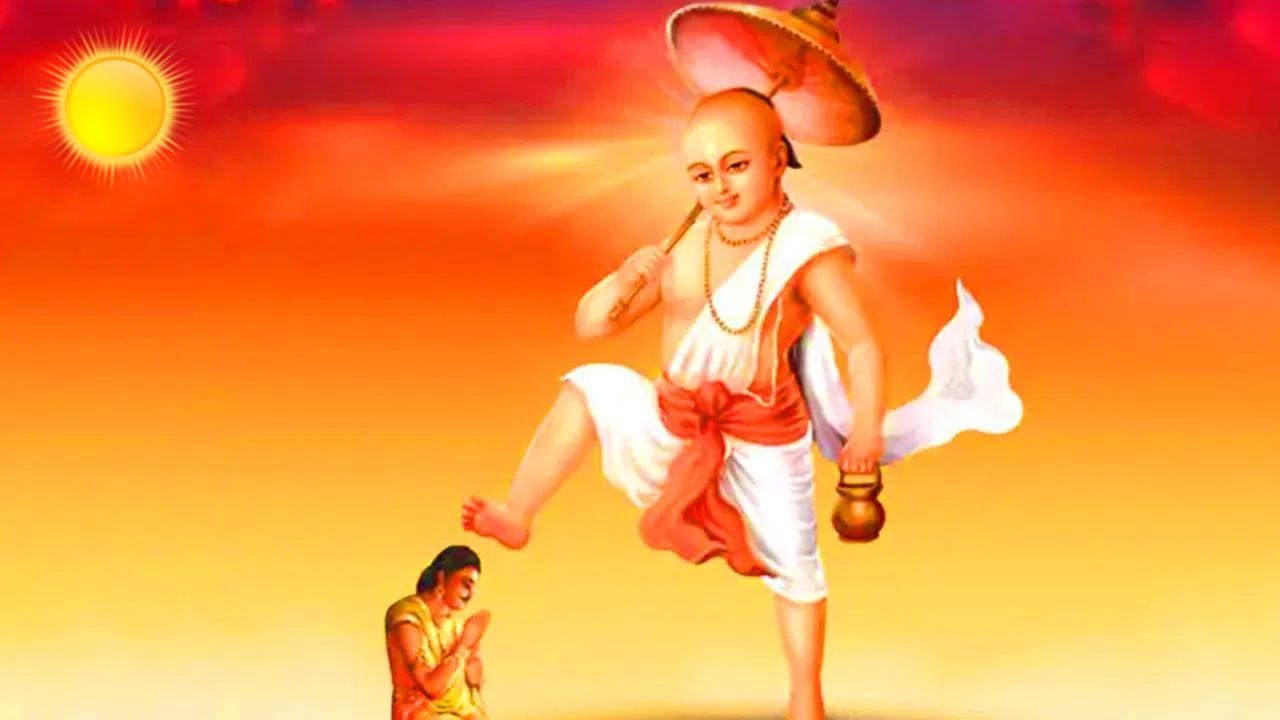 રાજા બલિ: દાનવીર રાજા બલિ દૈત્યોના રાજા હતા. તેમની શક્તિથી દેવતાઓ પણ થથરતા હતા. ભગવાન વિષ્ણુએ વામન અવતાર ધારણ કરી ત્રણ ડગલામાં તેમનું સર્વસ્વ માંગી લીધું હતું. બલિની દાનવીરતાથી પ્રસન્ન થઈને વિષ્ણુ ભગવાને તેમને પાતાળ લોકનું રાજ્ય સોંપ્યું અને ત્યાં કાયમ માટે અમર રહેવાનું વરદાન આપ્યું.