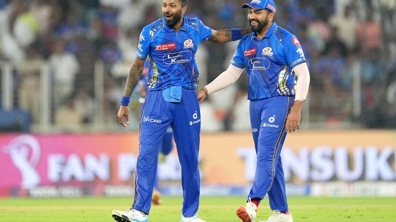 મુંબઈ ઈન્ડિયન્સ છેલ્લા 13 વર્ષથી IPLની પ્રથમ મેચ હારતી આવી રહી હતી, ટીમ છેલ્લે 2012માં પ્રથમ મેચ જીતી હતી. હવે 13 વર્ષમાં પહેલીવાર એવું બન્યું છે જ્યારે MIએ IPL સીઝનની  પોતાની પ્રથમ મેચ જીતી છે. મુંબઈની આગામી મેચ દિલ્હીમાં દિલ્હી કેપિટલ્સ સામે છે. (Photo-Google)