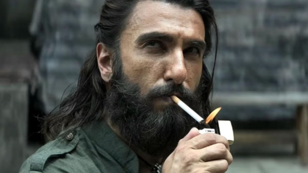 ‘ધુરંધર 2’ જેવી મોટી ફિલ્મ માટે પાયરસી એક મોટો પડકાર બની શકે છે. જોકે, ફેન્સની જાગૃતતા અને ઝડપી કાર્યવાહીથી આ સમસ્યાને નિયંત્રિત કરવામાં મદદ મળી. ફિલ્મ હજુ પણ બોક્સ ઓફિસ પર મજબૂતીથી ચાલી રહી છે અને ઓડિયન્સ તરફથી મળતો પ્રેમ તેના માટે સૌથી મોટી જીત છે. (All Images Credit- Social Media)