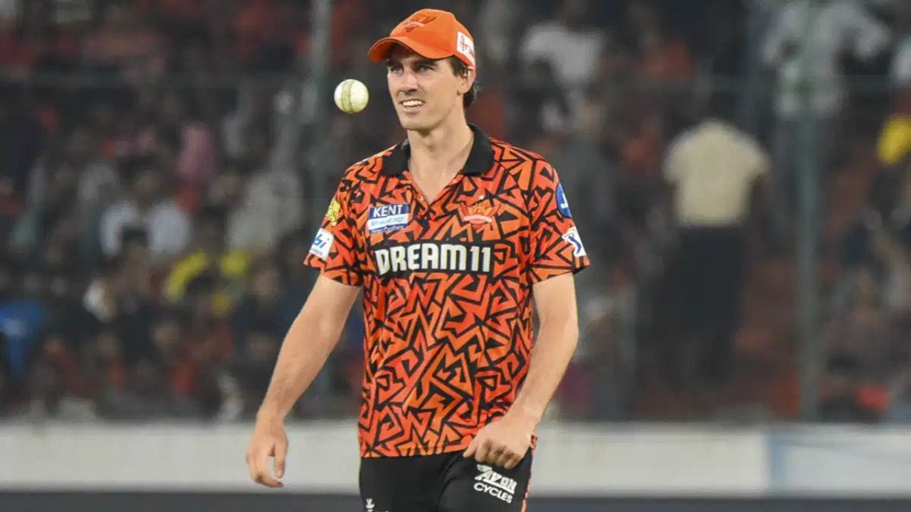 પેટ કમિન્સ હાલમાં પીઠની ઈજાથી પીડાઈ રહ્યો છે. તે લાંબા સમયથી આ સમસ્યાનો સામનો કરી રહ્યો છે અને આ ઈજાના કારણે તેને કેટલાક મહત્વપૂર્ણ મુકાબલા પણ ગુમાવવા પડ્યા છે. આ કારણસર તે IPL 2026ની શરૂઆતની મેચોમાં રમે કે નહીં તે અંગે અનિશ્ચિતતા છે.