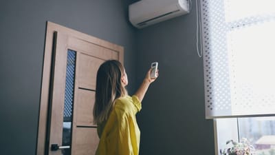 માર્ચ મહિનો એપ્રિલ જેટલો જ ગરમ લાગવા લાગ્યો છે. જેમ જેમ ગરમી વધે છે, મોટાભાગના ઘરો લગભગ આખો દિવસ AC ચલાવે છે. ઘણા લોકોને આશ્ચર્ય થાય છે કે શું સતત AC ચલાવવું સલામત છે. હકીકતમાં, લાંબા સમય સુધી AC ચલાવવું શક્ય છે.