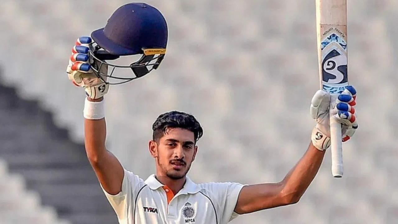 આર્યમાન બિરલાએ મધ્યપ્રદેશ માટે ફક્ત નવ ફર્સ્ટ-ક્લાસ અને ચાર લિસ્ટ A મેચ રમી. ફર્સ્ટ-ક્લાસ કારકિર્દીમાં આર્યમાન બિરલાએ 27.60 ની સરેરાશથી 414 રન બનાવ્યા, જેમાં એક સદી અને એક અડધી સદીનો સમાવેશ થાય છે. લિસ્ટ A માં તેનું પ્રદર્શન વધુ ખરાબ હતું, તેણે 12.00 ની સરેરાશથી ફક્ત 36 રન બનાવ્યા. (PC:PTI/X)