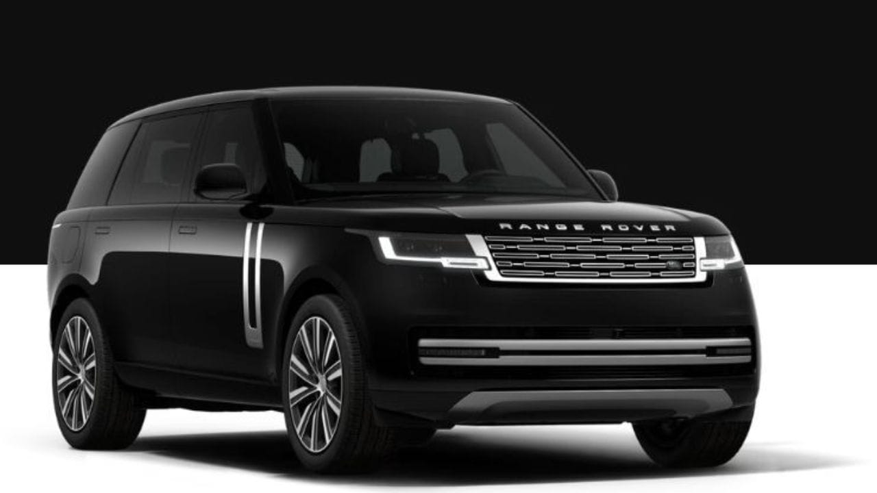 અક્ષર પટેલના ગેરેજની સૌથી વૈભવી કાર Range Rover Autobiography છે. આ SUV વૈશ્વિક સ્તરે તેના લક્ઝરી ફીચર્સ અને કમ્ફર્ટ માટે ફેમસ છે. તેની અંદરનું ઈન્ટિરિયર અને ટેકનોલોજી એટલી એડવાન્સ છે કે મુસાફરી એક અલગ જ અનુભવ બની જાય છે. આ કારને સ્ટેટસ સિમ્બોલ તરીકે પણ જોવામાં આવે છે.