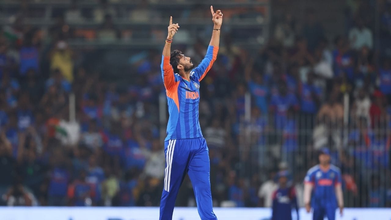 અક્ષર પટેલ હાલ ખૂબ ચર્ચામાં છે, ત્યારે લોકોના મનમાં તેને બાપુ તરીકે ઓળખાતા નામ અંગે પણ જિજ્ઞાસા જોવા મળી રહી છે કે આખરે તેમને આ નામ કેવી રીતે મળ્યુ(Photo Credit-GettyImages)
