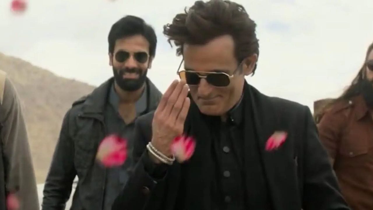 'ધુરંધર 01' 2025 ની સૌથી વધુ કમાણી કરનારી ફિલ્મ સાબિત થઈ છે. અભિનેતા રણવીર સિંહની આ ફિલ્મે  આશરે રૂપિયા 305 કરોડનો ચોખ્ખો નફો કર્યો. ફિલ્મનું બજેટ આશરે રૂપિયા 285 કરોડ હતું. જેમાં પ્રમોશન અને વિતરણ ખર્ચનો પણ સમાવેશ થાય છે. આ ફિલ્મે આશરે રૂપિયા 590 કરોડની કમાણી કરી.  (ફોટો ; Google)