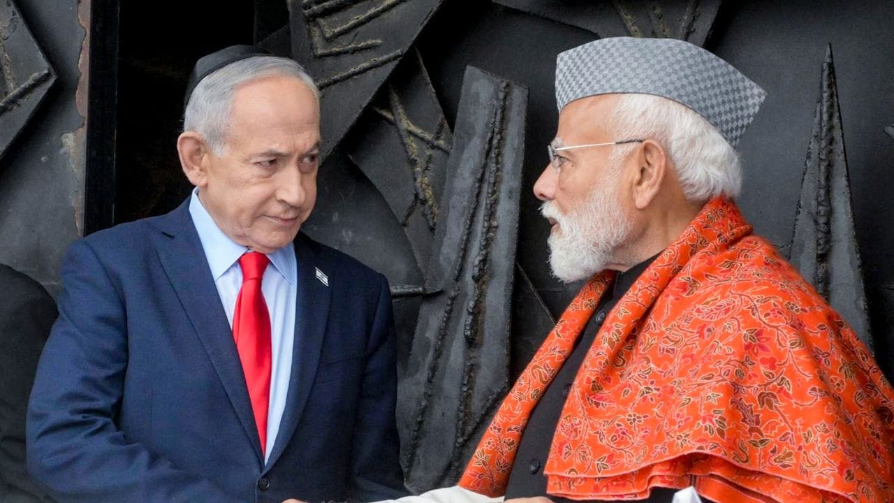 તેમને 1972માં સક્રિય સેવામાંથી છૂટા કરવામાં આવ્યા હતા પરંતુ તેઓ સૈરેત મત્કલ અનામતમાં રહ્યા. છૂટા થયા પછી, તેઓ યુનાઇટેડ સ્ટેટ્સમાં અભ્યાસ કરવા ગયા પરંતુ ઓક્ટોબર 1973માં યોમ કિપ્પુર યુદ્ધમાં સેવા આપવા માટે પાછા ફર્યા હતા.