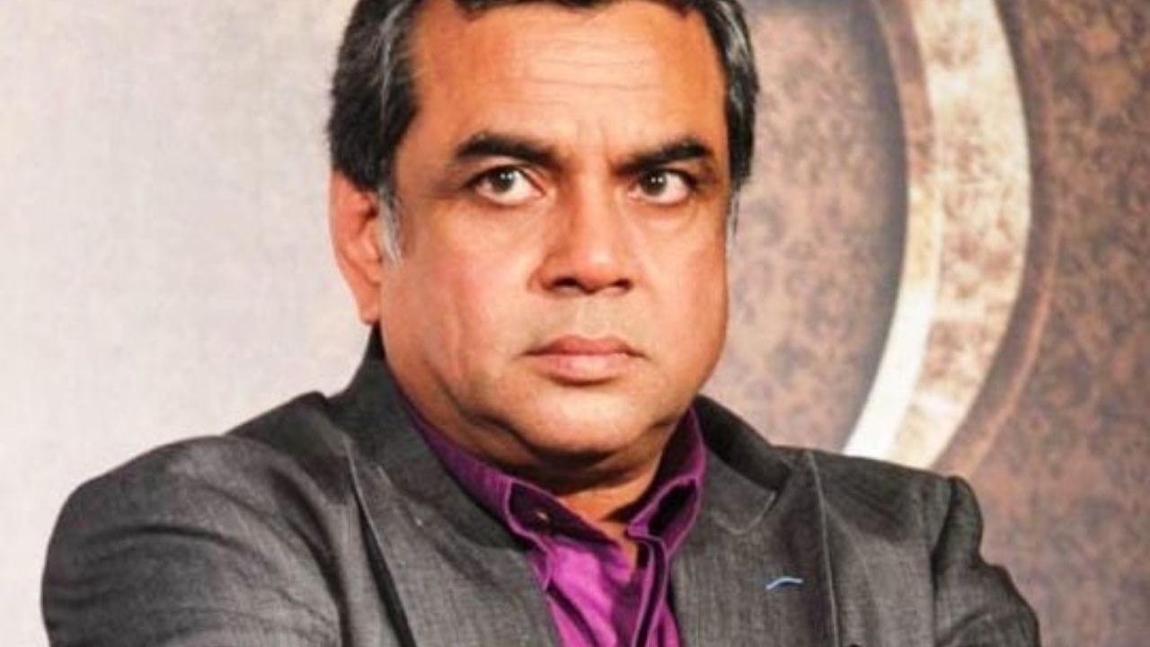  રિપોર્ટ મુજબ પરેશ રાવલ 198 કરોડની સંપત્તિનો માલિક છે.પરેશ રાવલને ફિલ્મ ભૂત બાંગ્લા માટે આશરે 2 કરોડ રૂપિયા ચૂકવવામાં આવ્યા છે. એવું કહેવામાં આવી રહ્યું છે કે આ ફિલ્મમાં તેમનો એક ખાસ રોલ હશે.