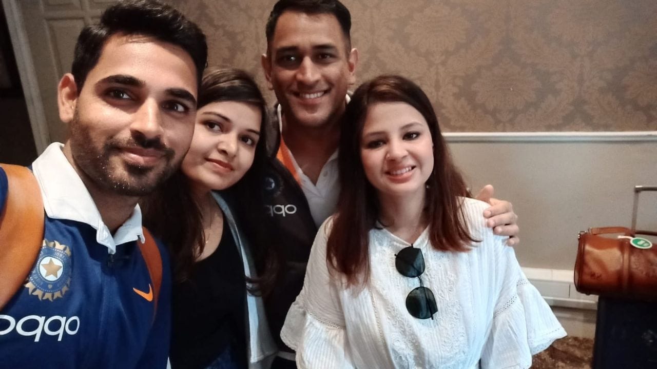 ભુવનેશ્વર કુમાર IPL ઇતિહાસમાં બીજા ક્રમના સૌથી સફળ બોલર છે. જમણા હાથના આ ઝડપી બોલરે 2011 થી 2025 દરમિયાન 190 મેચોની 190 ઇનિંગ્સમાં 198 વિકેટ લીધી હતી.IPLમાં ટોચના પાંચ વિકેટ લેનારા બોલરોમાં ભુવનેશ્વર એકમાત્ર ઝડપી બોલર છે. બાકીના ચાર સ્પિનર છે.