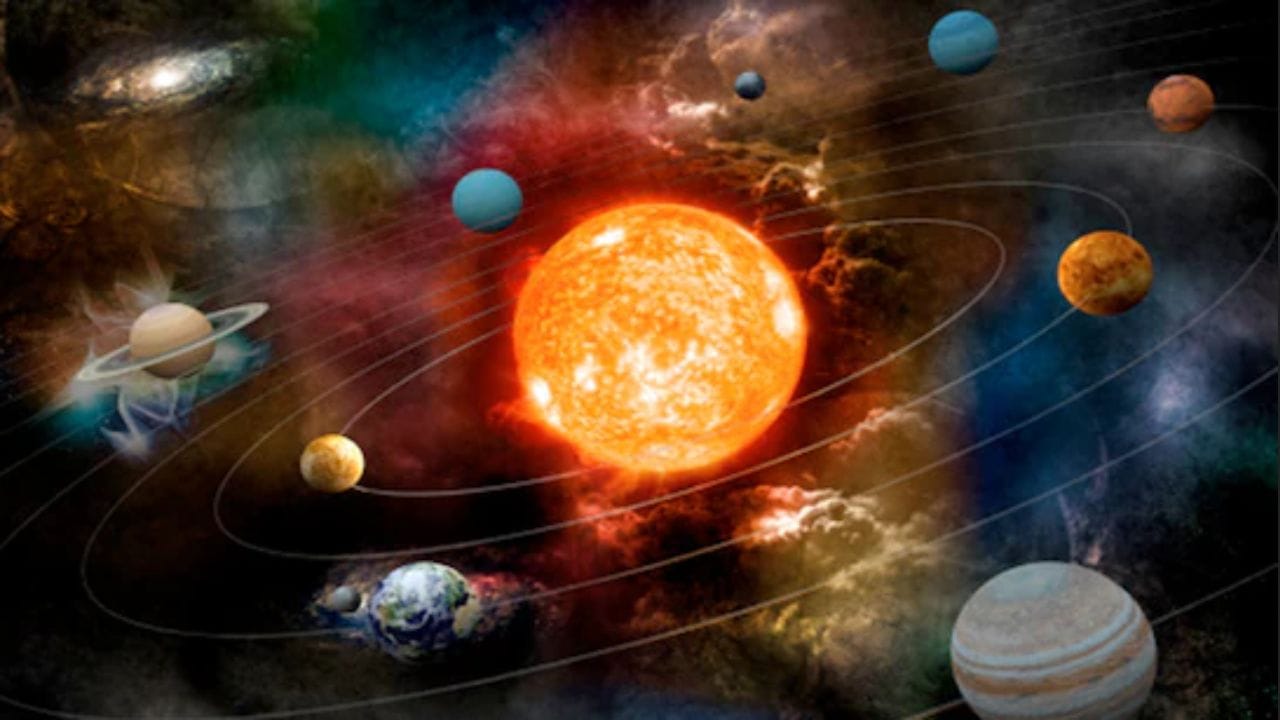 સૂર્યના રાશિ પરિવર્તનથી લાભ મેળવવા માટે તૈયાર રાશિઓમાં મેષ, મિથુન, કર્ક, તુલા અને ધનુનો સમાવેશ થાય છે. આ રાશિના જાતકો કપડાં અને ઘરેણાં ખરીદશે તેવી પ્રબળ શક્યતા છે, કારણ કે તેમને 'કુબેર યોગ' અને 'લક્ષ્મી યોગ' બંનેનો આશીર્વાદ મળવાનો છે. (ફોટો ક્રેડિટ-સોશિયલ મીડિયા)