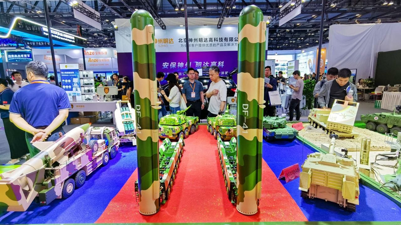 DF-41 (ચીન): ચીનની આ મિસાઇલ દુનિયાની સૌથી લાંબી રેન્જ ધરાવતી મિસાઇલોમાંની એક છે. તે માત્ર 20 મિનિટમાં અમેરિકા સુધી પહોંચી શકે છે. તે પણ મલ્ટિપલ વોરહેડ્સથી સજ્જ છે, જે એકસાથે ઘણા શહેરોને નિશાન બનાવવાની શક્તિ ધરાવે છે.