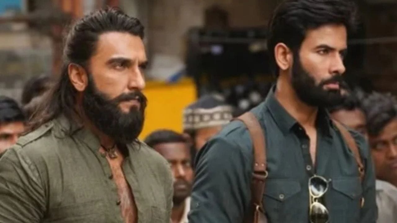 મહારાષ્ટ્રમાં જન્મેલા, પાંડોરે 2007 માં ગ્લેડરેગ્સ મેનહન્ટ સ્પર્ધામાં ભાગ લઈને મોડેલ તરીકે પોતાની કારકિર્દીની શરૂઆત કરી હતી અને ટોચના પાંચમાં સ્થાન મેળવ્યું હતું. બાદમાં તેમણે મુંબઈમાં કિશોર નમિત કપૂર એક્ટિંગ ઇન્સ્ટિટ્યૂટમાં ચાર મહિનાનો અભિનય અભ્યાસક્રમ પૂર્ણ કર્યો, અને કોલેજના અભ્યાસ કર્યો.